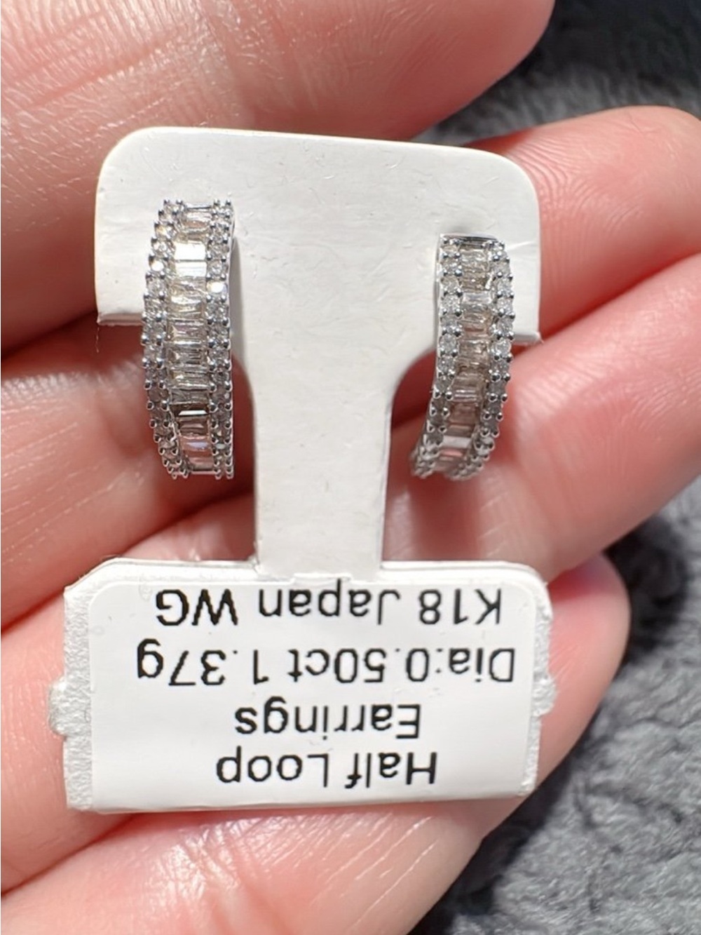 18k White gold half Natural  diamond  0.5carat hoop earrings